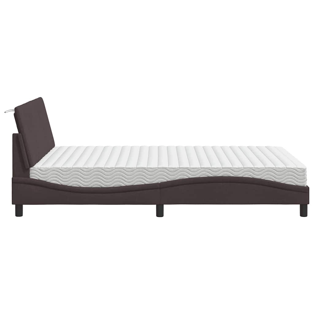 Bed met matras stof donkerbruin 140x190 cm