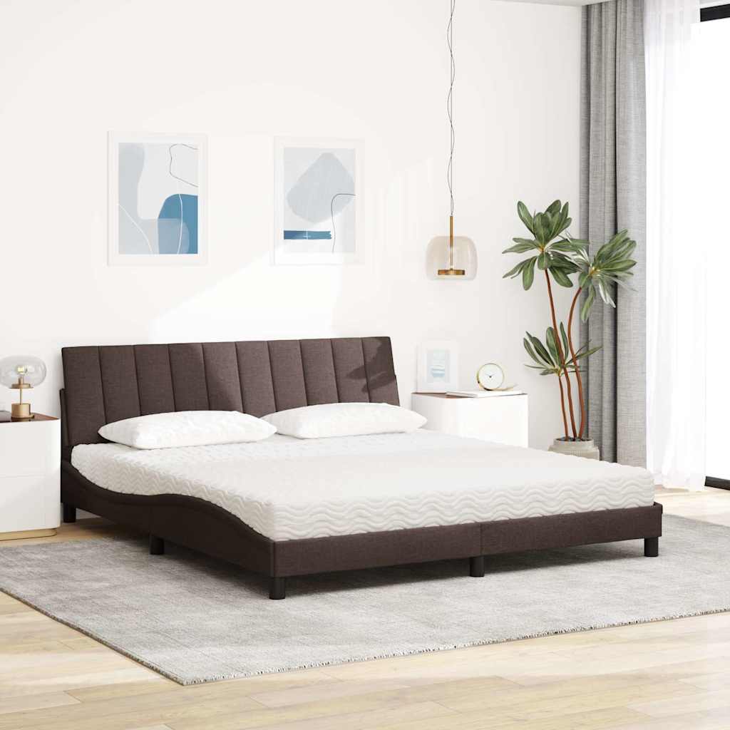 Bed met matras stof donkerbruin 180x200 cm